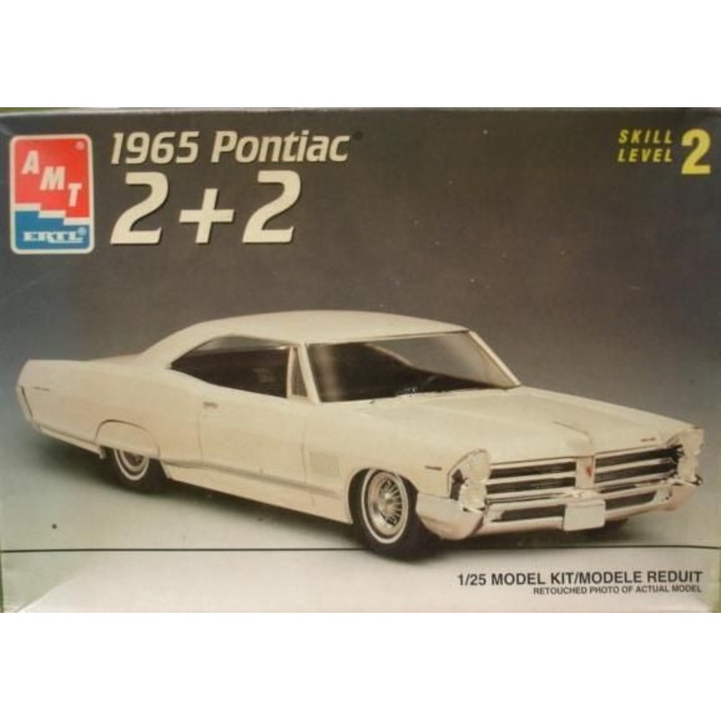 AMT 6629 1/25 1965 Pontiac 2+2 Model Kit