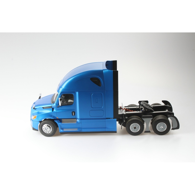 DIECAST MASTERS 27006 1/16th Scale Freightliner Cascadia Raised Roof Sleeper Cab