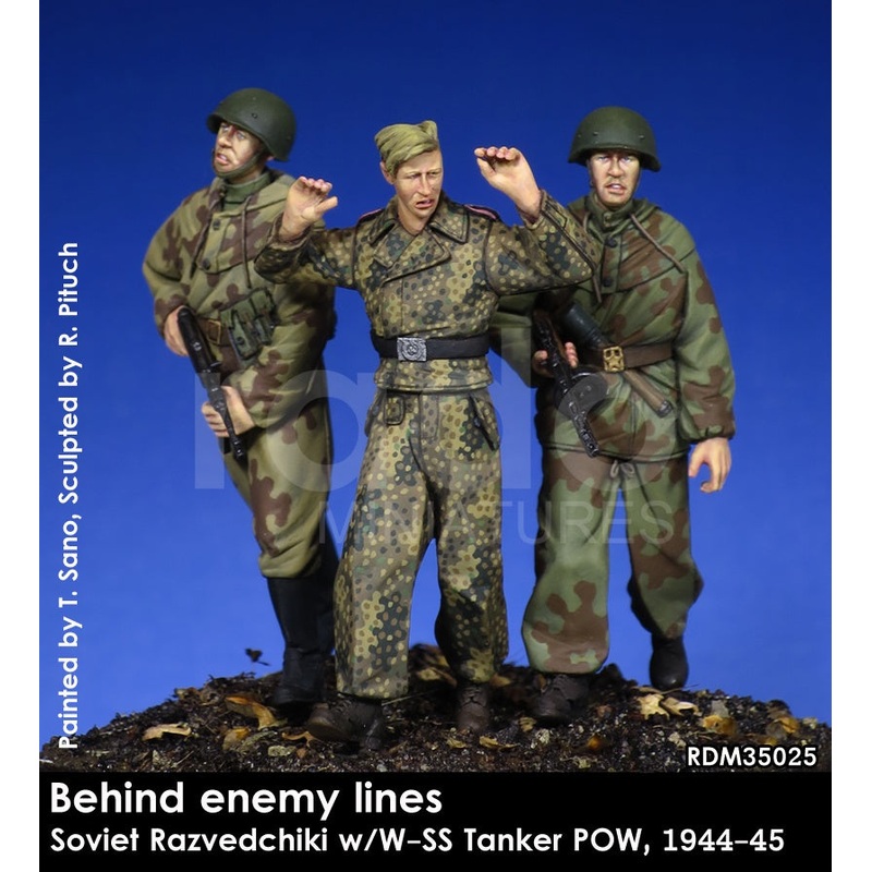 Rado - 1/35 Soviet Razvedchiki w/W-SS Tanker POW 1944-45