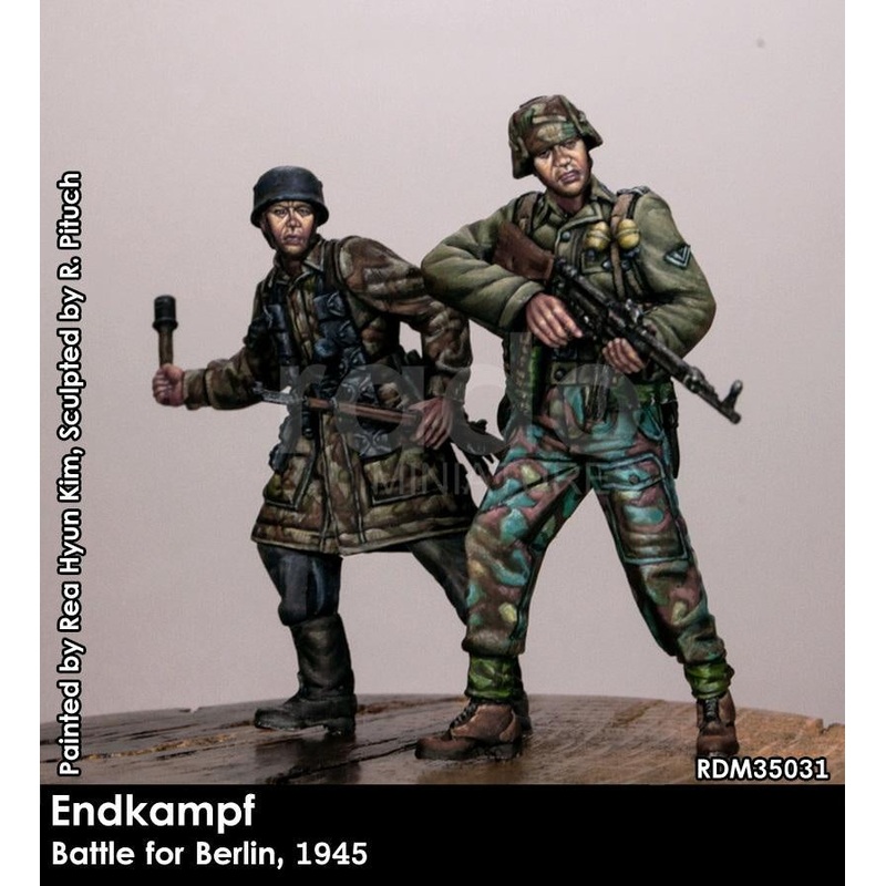Rado - 1/35 (RDM35031) Endkampf Berlin 1945 (Two Figures)