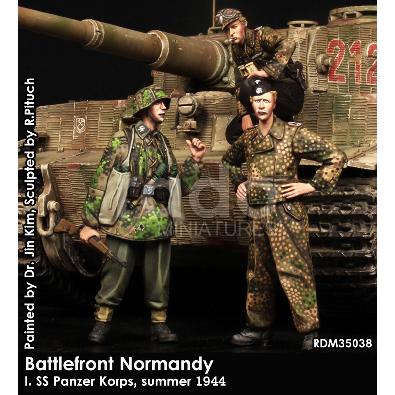 Rado - 1/35 (RDM35038) I. SS Panzer Korps Summer 1944 (3 figures)