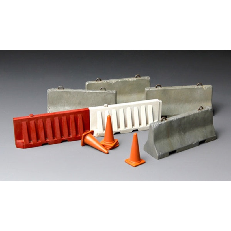 MENG - 1/35 Concrete & Plastic Barrier Set