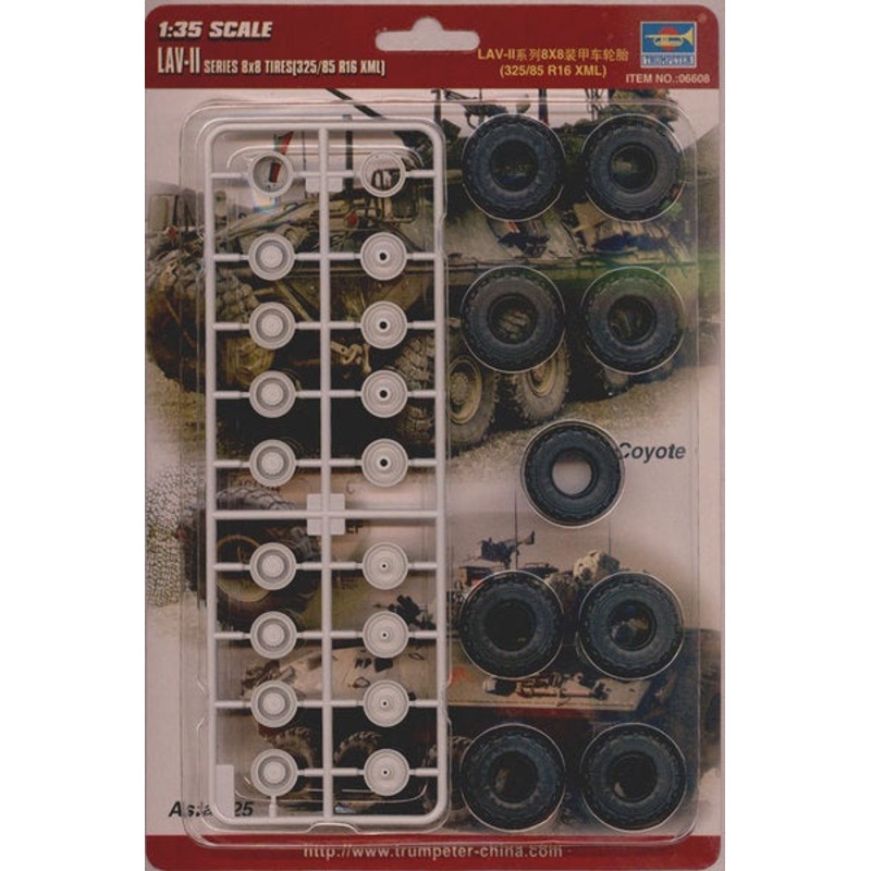 Trumpeter - 1/35 Rubber Tires Set for LAV-II Series 8X8  325/85/R16 XML (8)