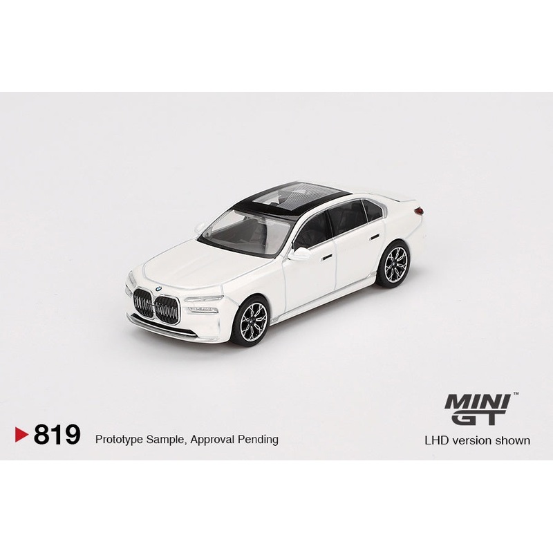 Mini GT - 1/64 BMW i7 xDrive60 (Mineral White)