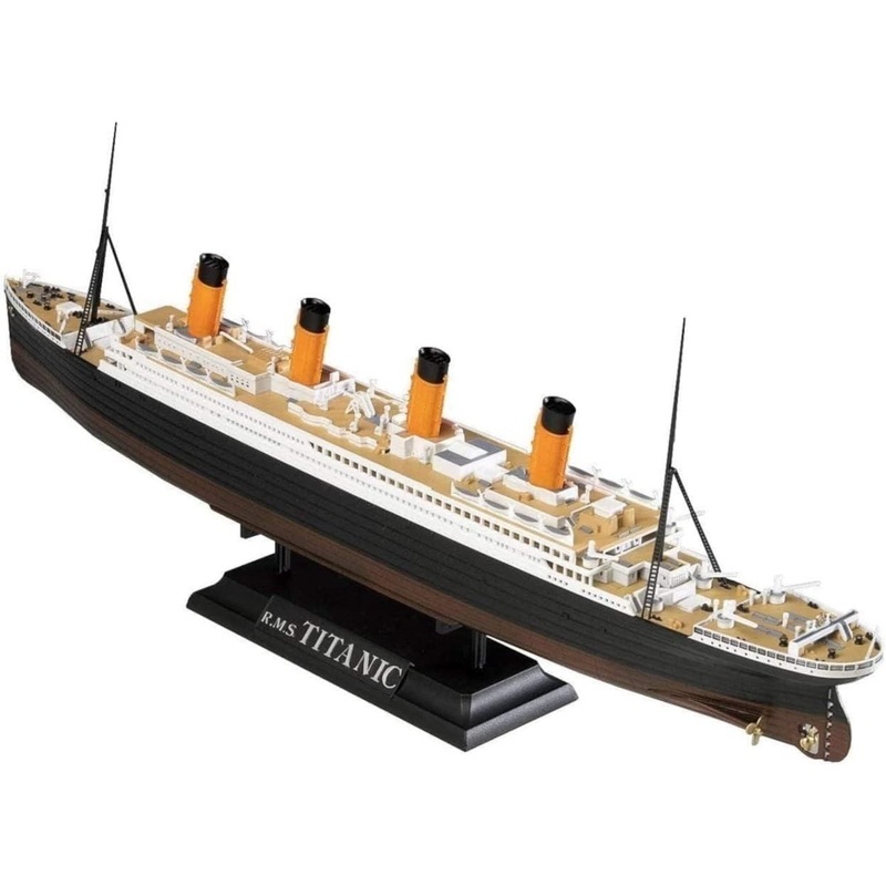 Doyusha 1/700 Amazing! Plastic Model, Vol. 22, R.M.S. Titanic, LED Set