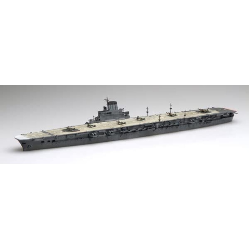 Fujimi IJN Aircraft Carrier Taihou (Wood Deck) Full Hull Model